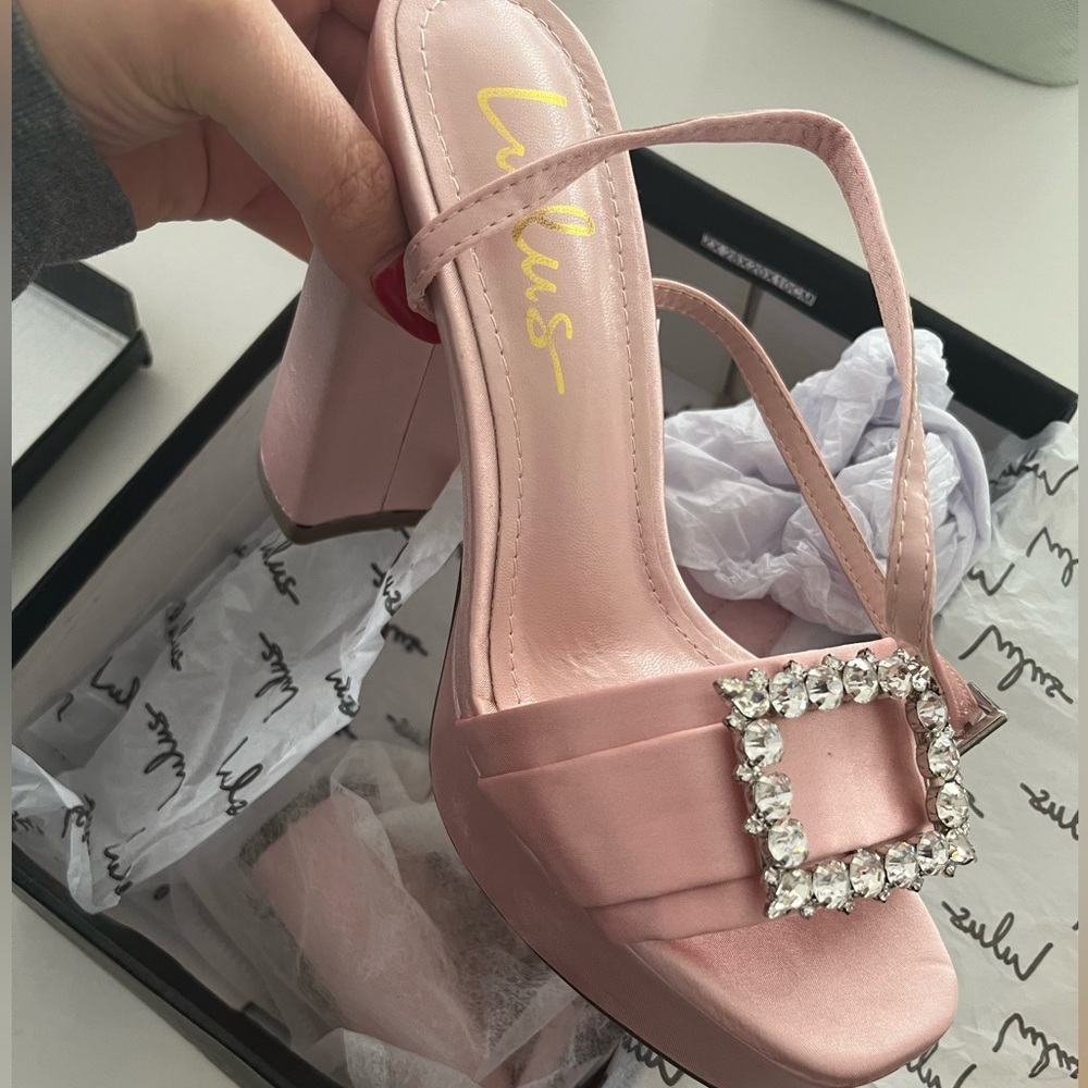 Brand new lulus satin light pink heels